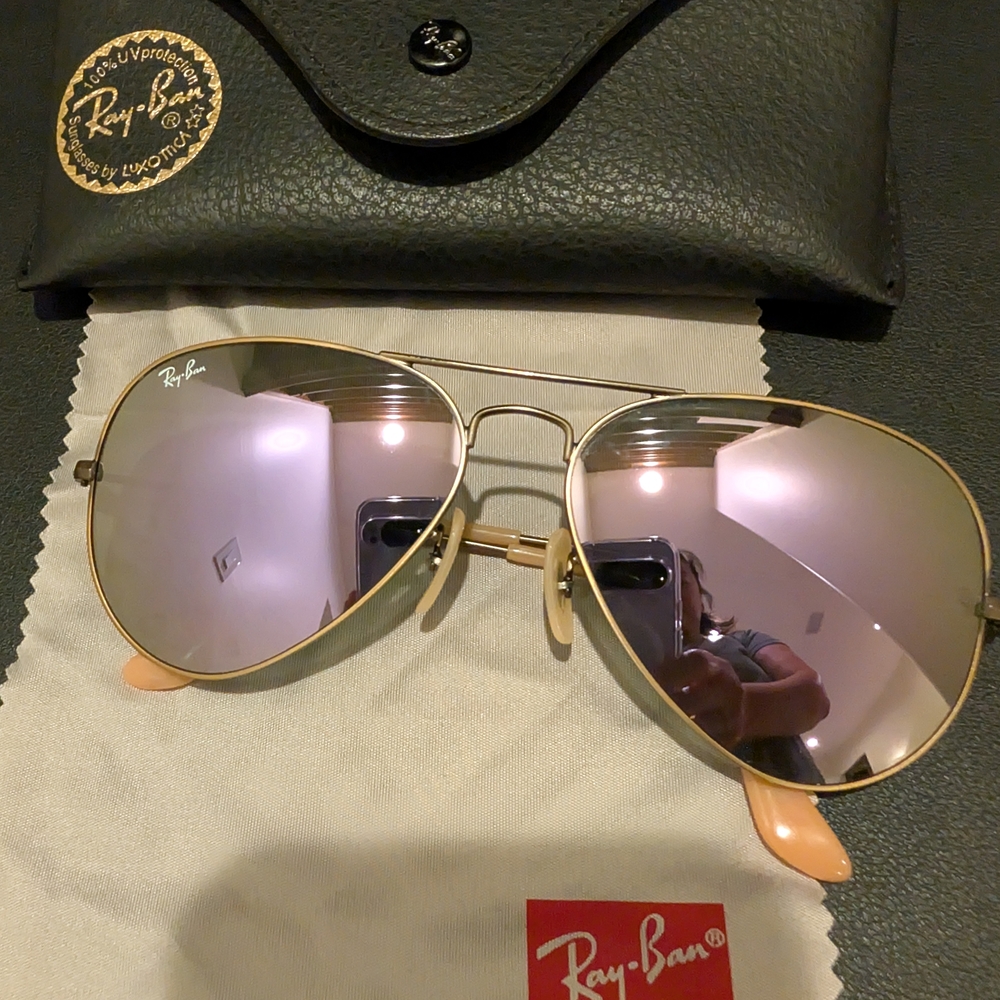 Ray-Ban Gold Aviator Sunglasses